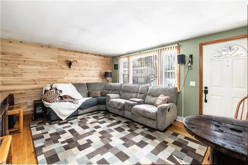 32 Lydia Road Coventry RI 02816