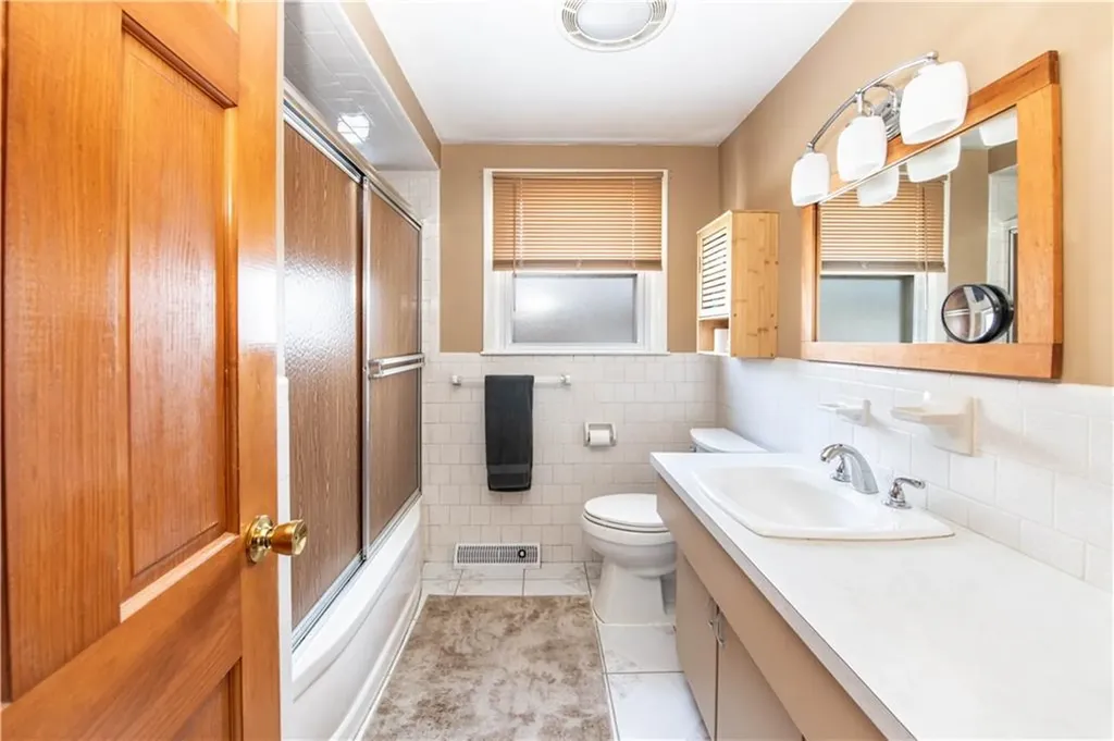 32 Lydia Road Coventry RI 02816