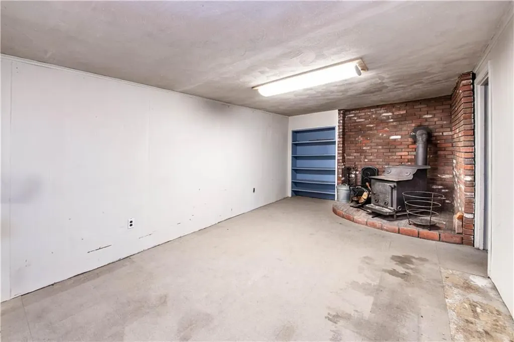 32 Lydia Road Coventry RI 02816