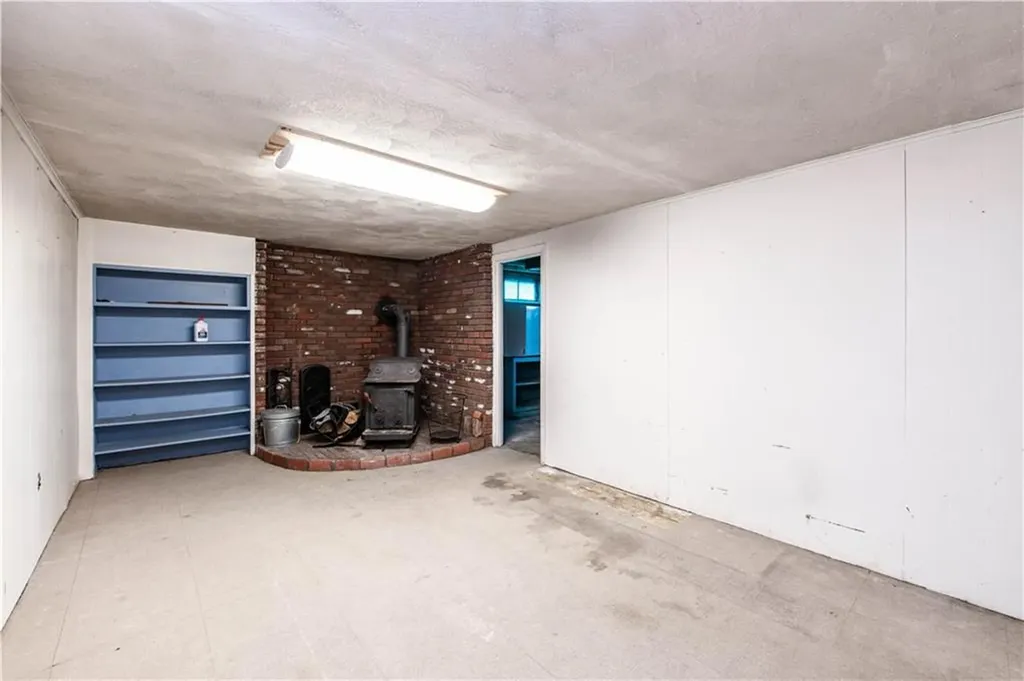 32 Lydia Road Coventry RI 02816