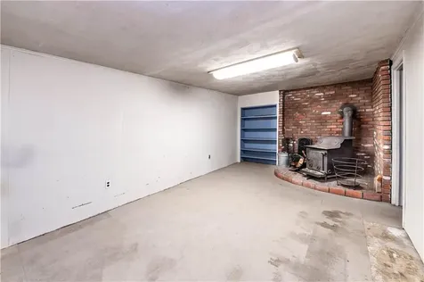 32 Lydia Road Coventry RI 02816