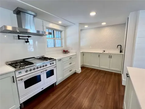 54 Isabelle Drive Narragansett RI 02882