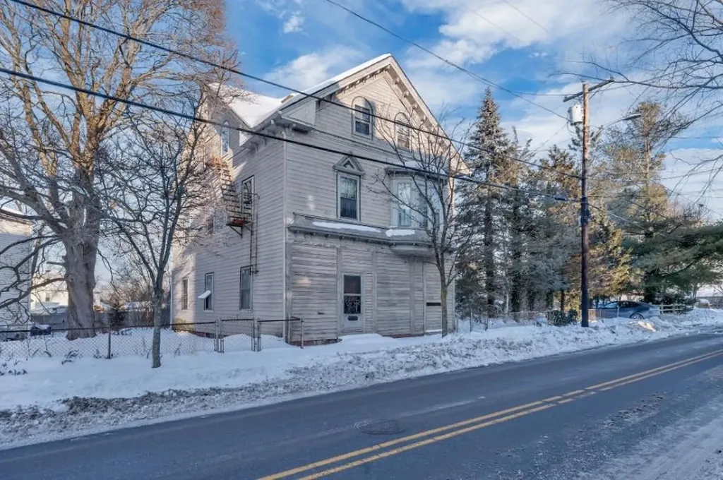 873 Douglas Avenue Providence RI 02908