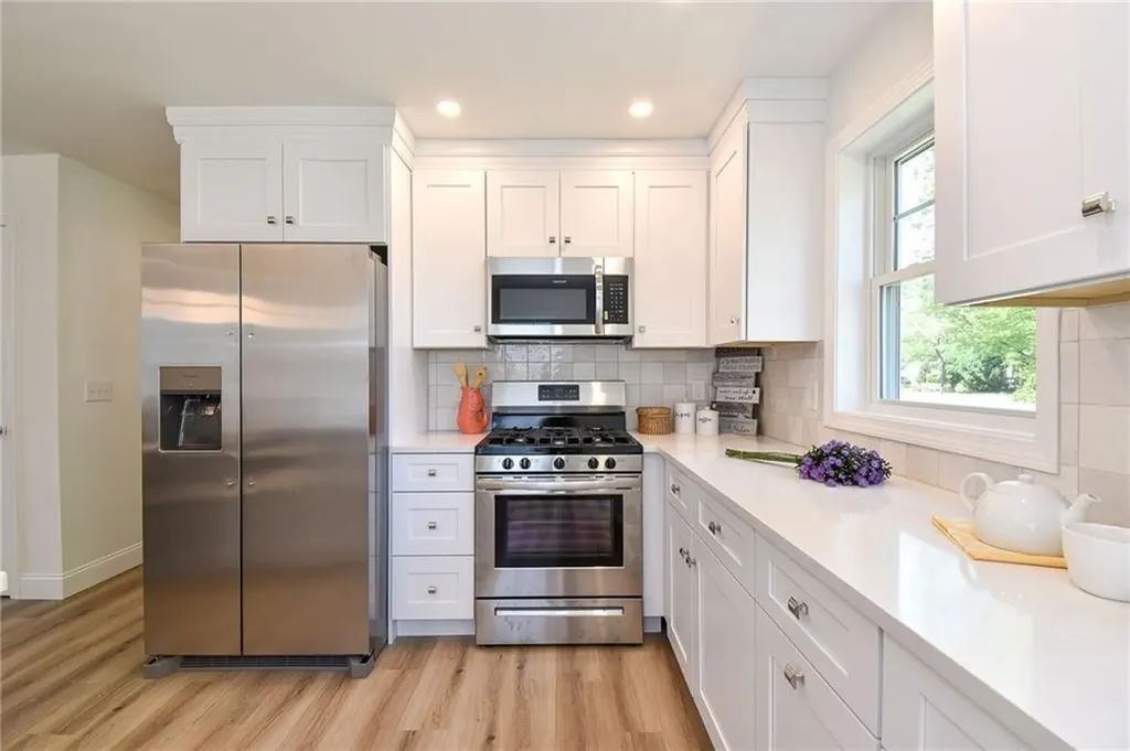 107 Coburn Street Warwick RI 02889