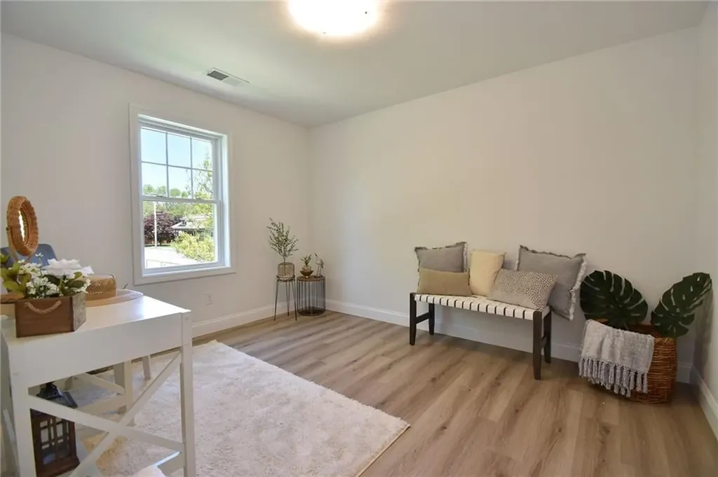 107 Coburn Street Warwick RI 02889