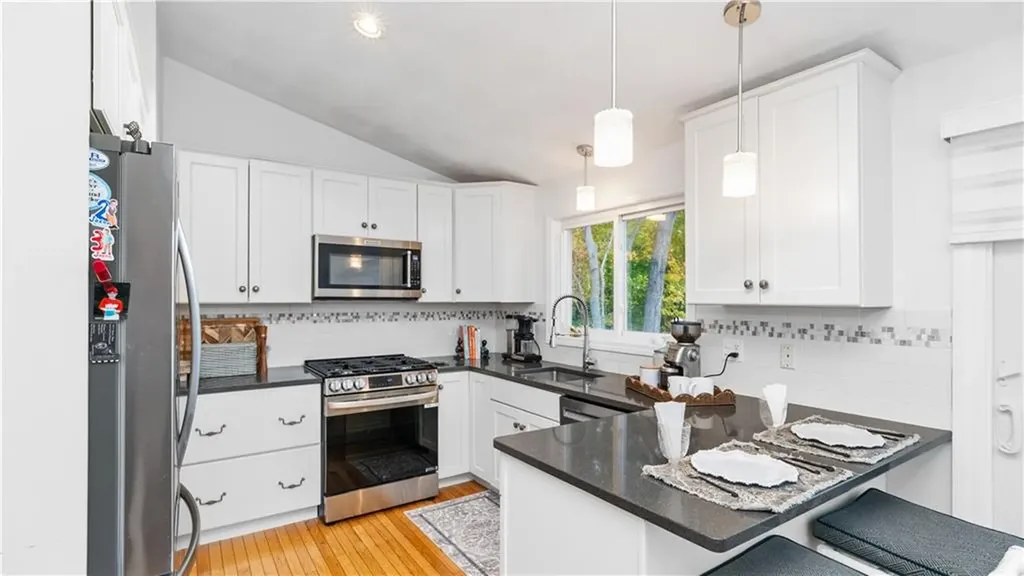 27 Great Oak Drive Warwick RI 02886