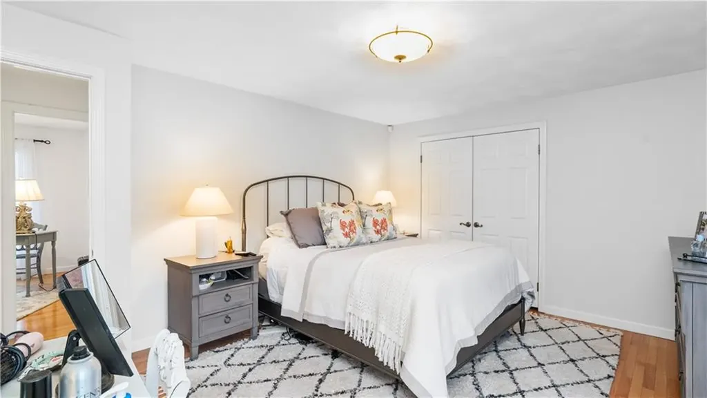 27 Great Oak Drive Warwick RI 02886