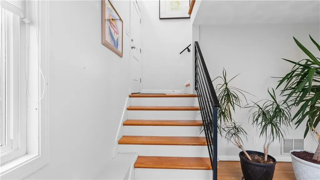 27 Great Oak Drive Warwick RI 02886