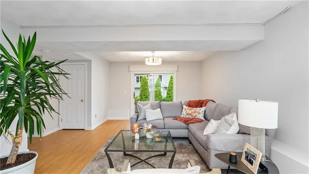 27 Great Oak Drive Warwick RI 02886