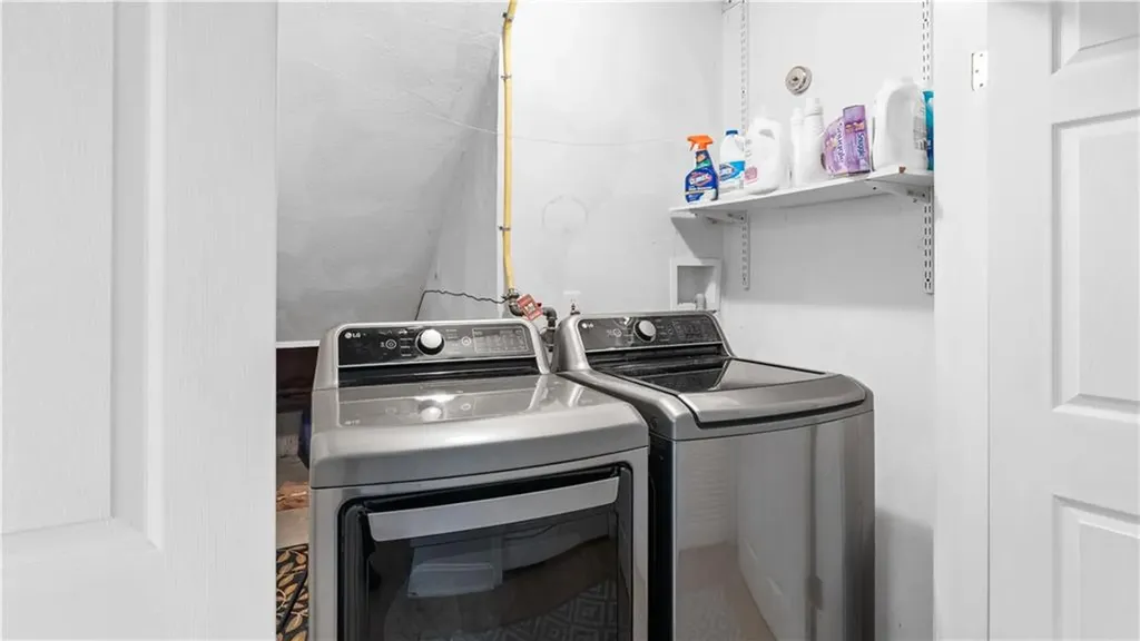 27 Great Oak Drive Warwick RI 02886