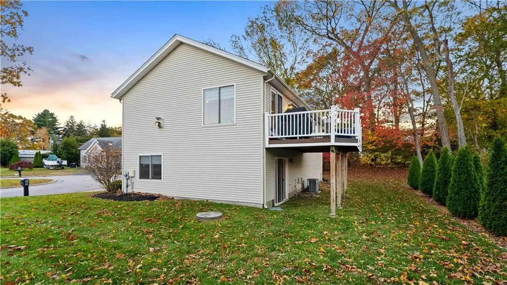 27 Great Oak Drive Warwick RI 02886