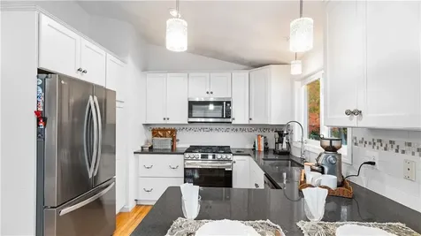 27 Great Oak Drive Warwick RI 02886