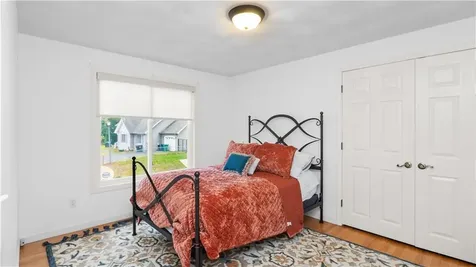 27 Great Oak Drive Warwick RI 02886