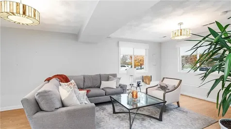 27 Great Oak Drive Warwick RI 02886