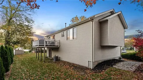 27 Great Oak Drive Warwick RI 02886