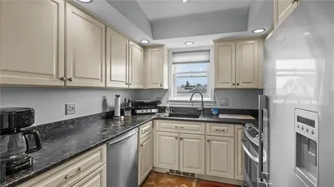 492 Thames Street Newport RI 02840