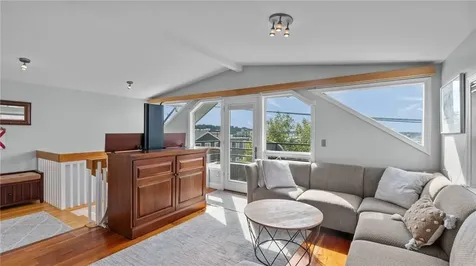 492 Thames Street Newport RI 02840