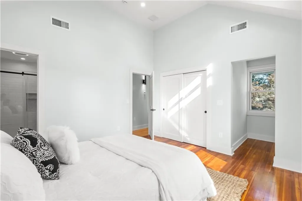 28 Manchester Street Warwick RI 02888