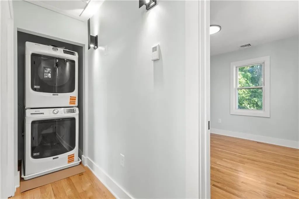 28 Manchester Street Warwick RI 02888