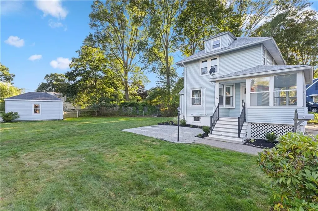 28 Manchester Street Warwick RI 02888