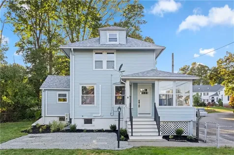 28 Manchester Street Warwick RI 02888