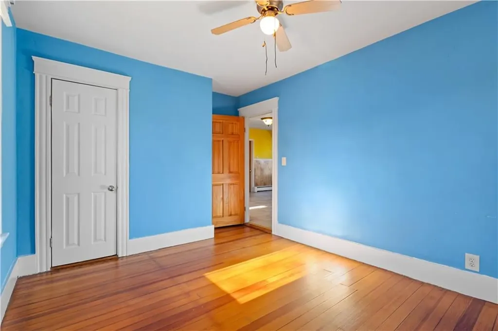 147 Warwick Street Woonsocket RI 02895