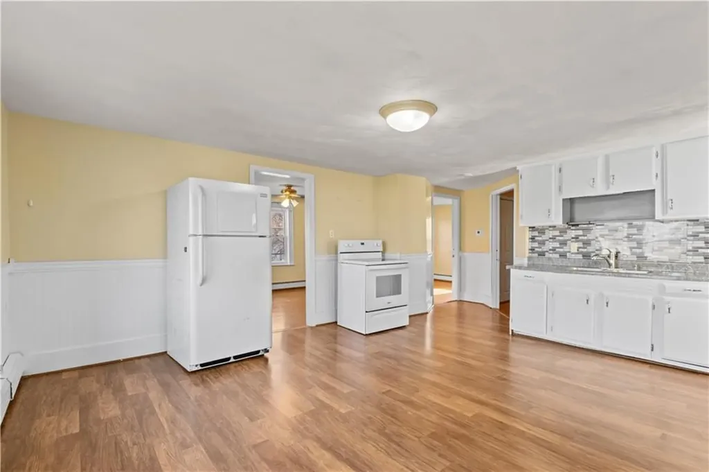 147 Warwick Street Woonsocket RI 02895