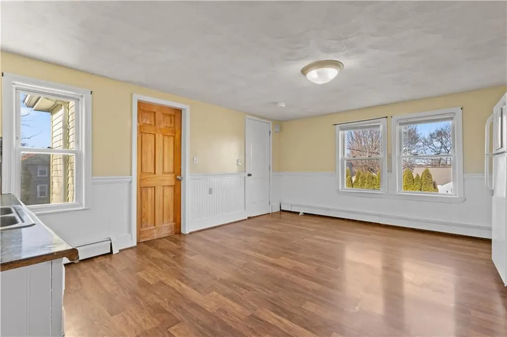 147 Warwick Street Woonsocket RI 02895