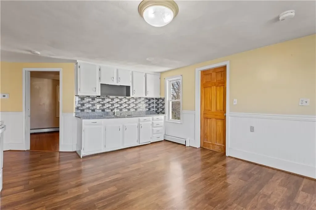 147 Warwick Street Woonsocket RI 02895