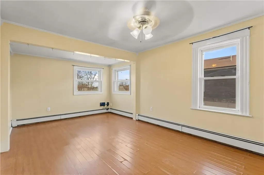 147 Warwick Street Woonsocket RI 02895