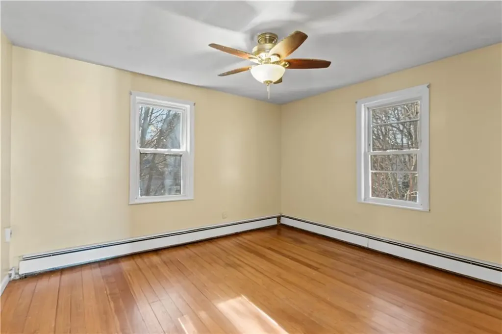 147 Warwick Street Woonsocket RI 02895