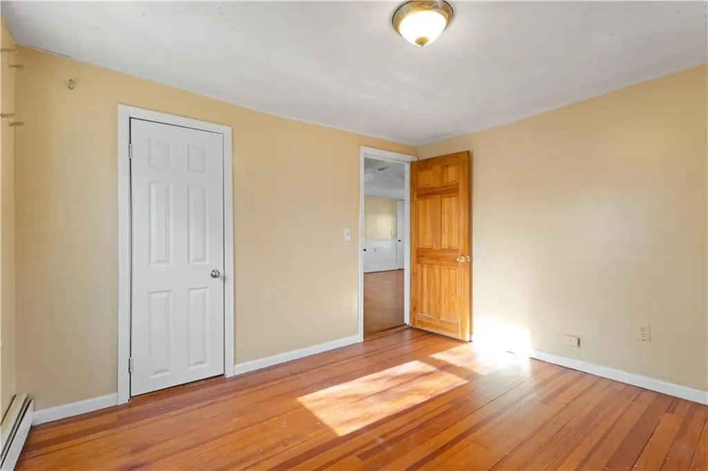 147 Warwick Street Woonsocket RI 02895