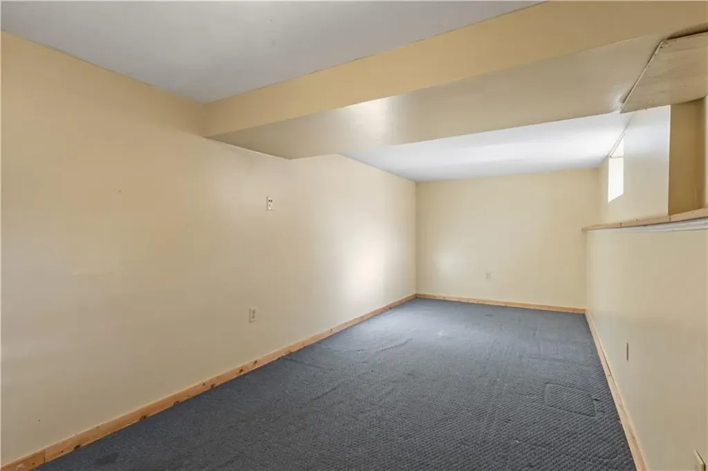 147 Warwick Street Woonsocket RI 02895
