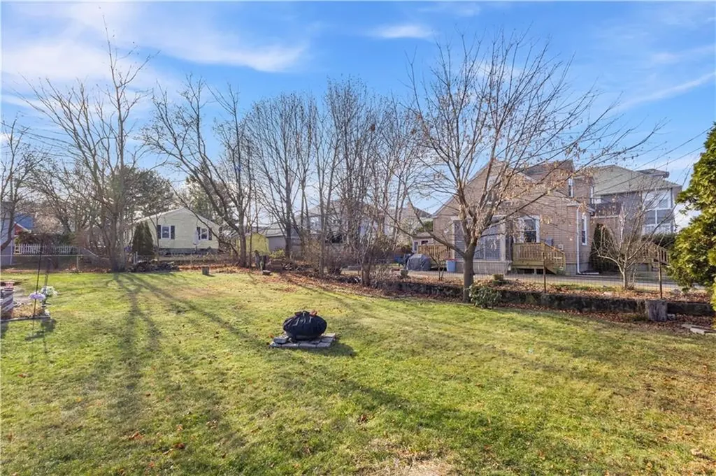 147 Warwick Street Woonsocket RI 02895