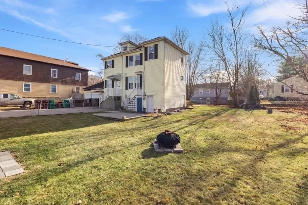 147 Warwick Street Woonsocket RI 02895