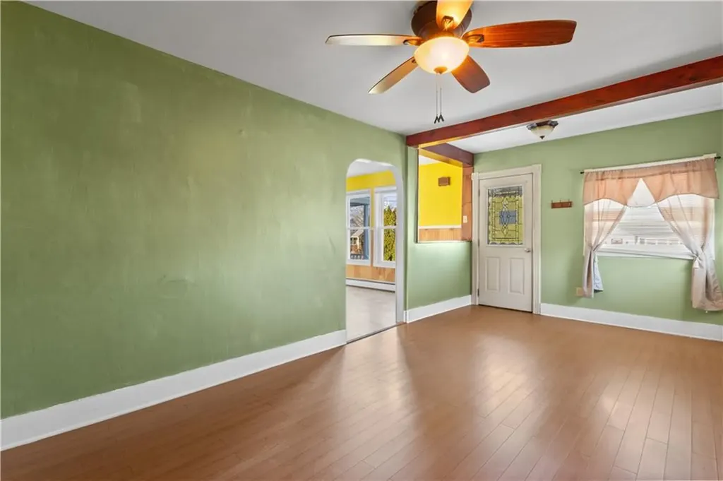 147 Warwick Street Woonsocket RI 02895