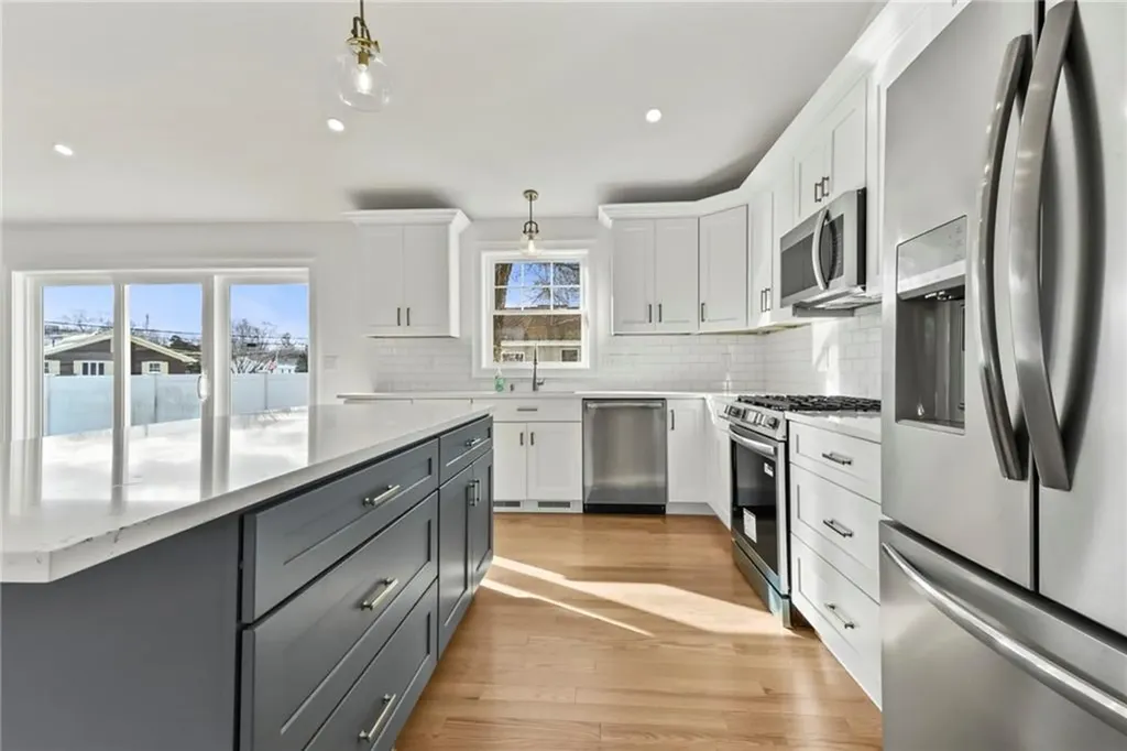 95 Honeysuckle Road Warwick RI 02888
