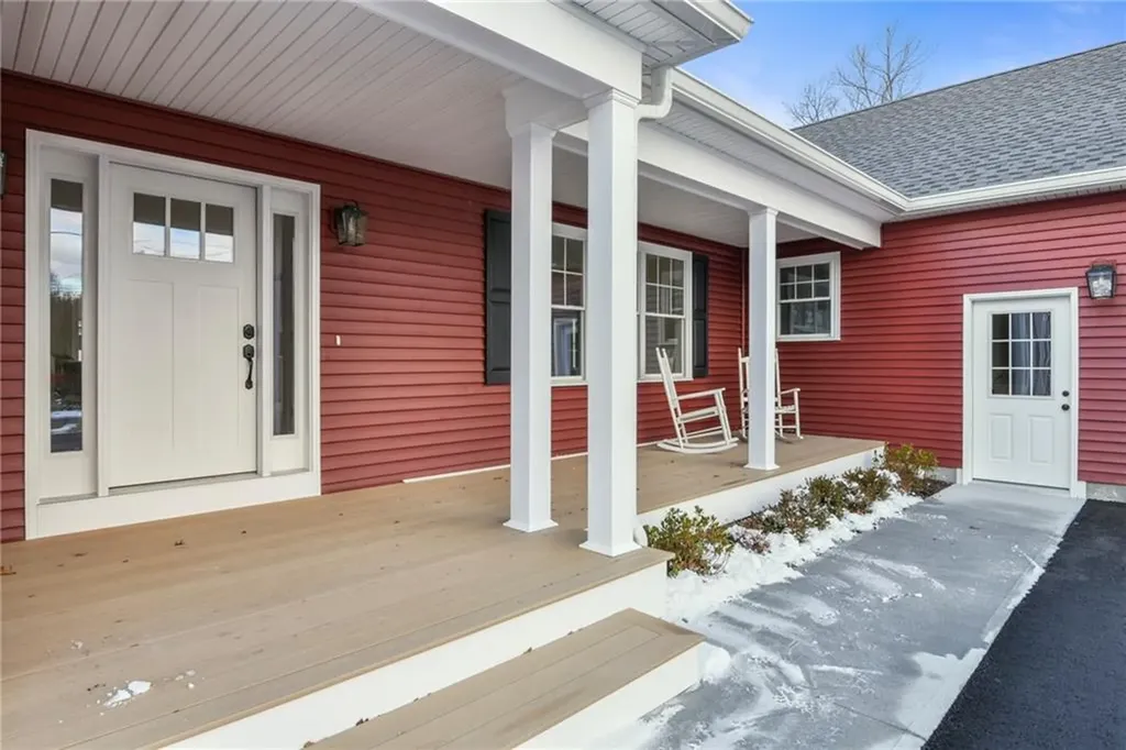 95 Honeysuckle Road Warwick RI 02888