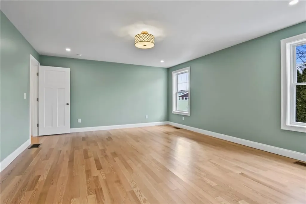 95 Honeysuckle Road Warwick RI 02888