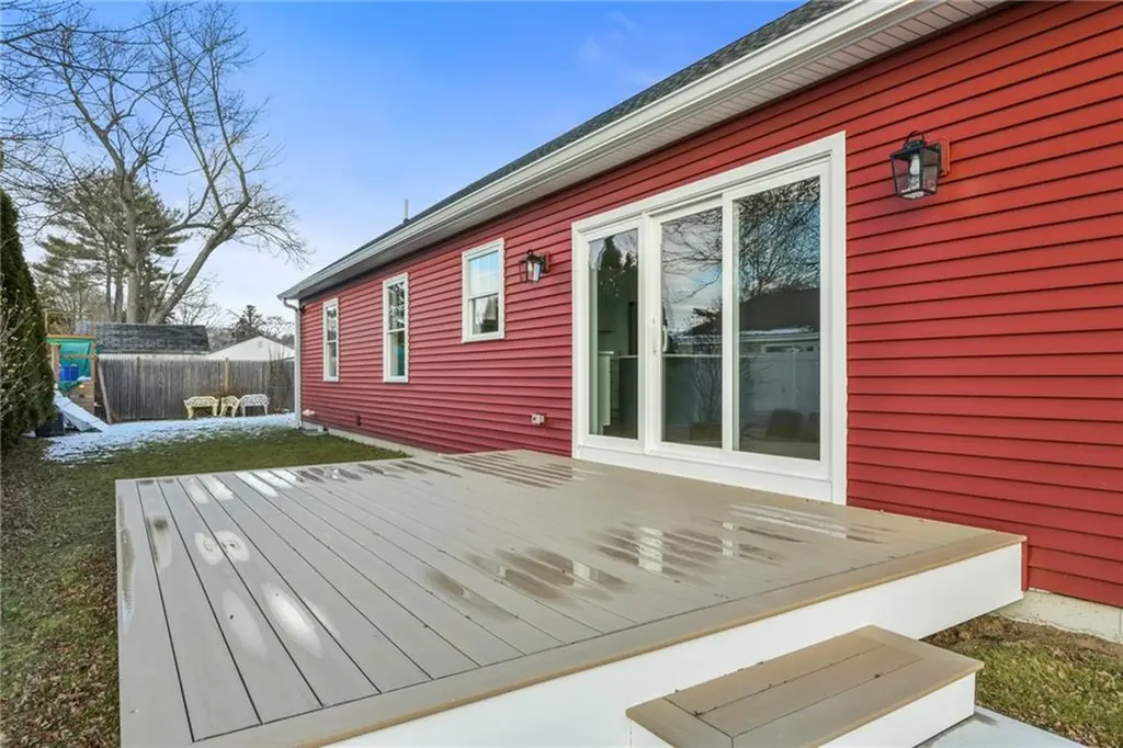 95 Honeysuckle Road Warwick RI 02888