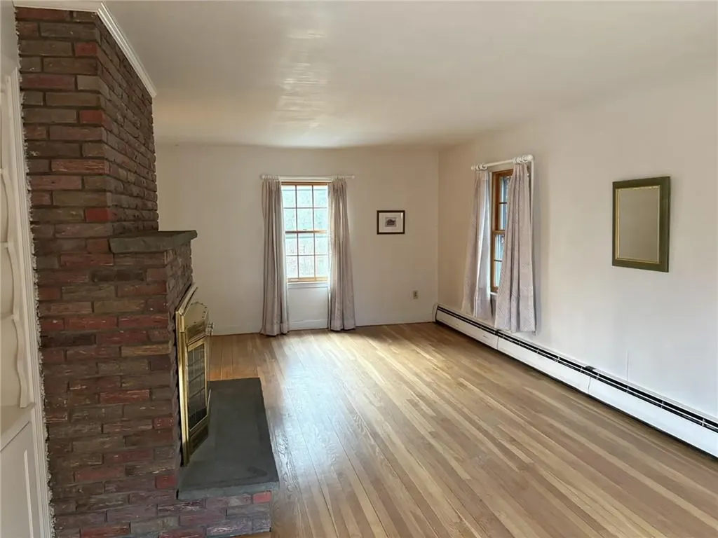 10 Jesse Davis Lane Barrington RI 02806