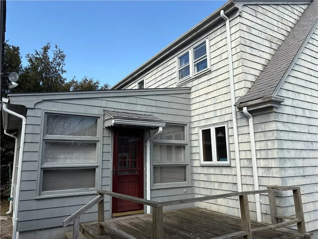 10 Jesse Davis Lane Barrington RI 02806