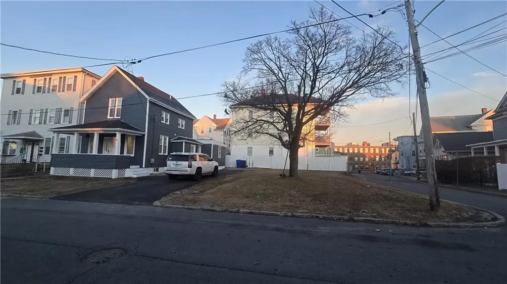 41 Campbell Terrace Pawtucket RI 02860