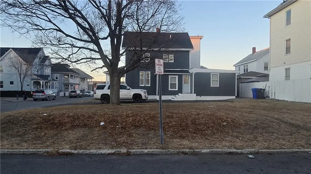 41 Campbell Terrace Pawtucket RI 02860