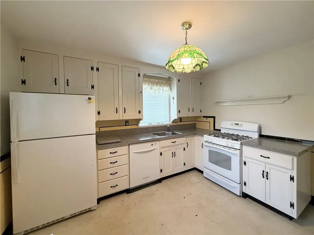 27 Shean Street Cranston RI 02920