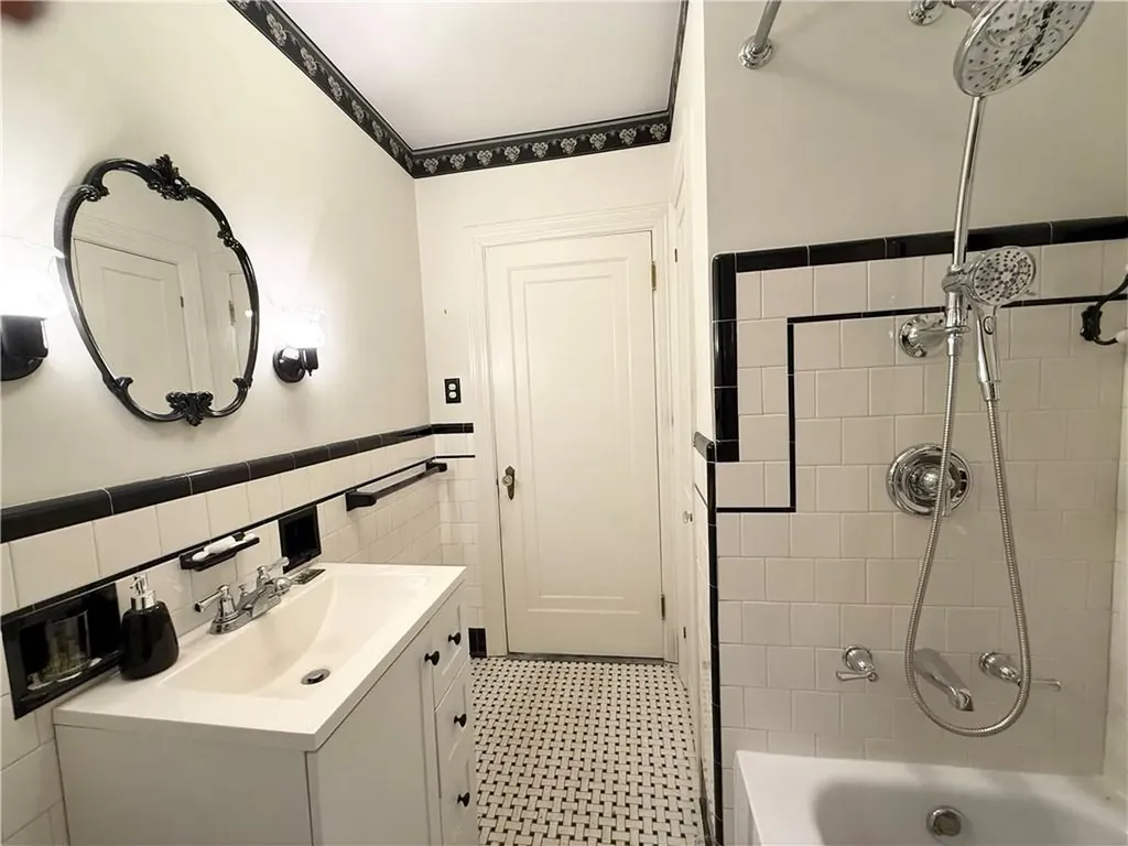 27 Shean Street Cranston RI 02920