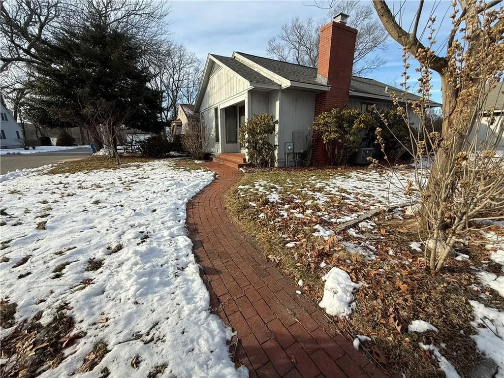 27 Shean Street Cranston RI 02920