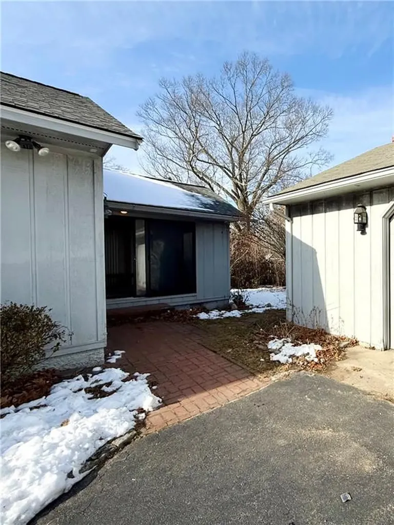 27 Shean Street Cranston RI 02920