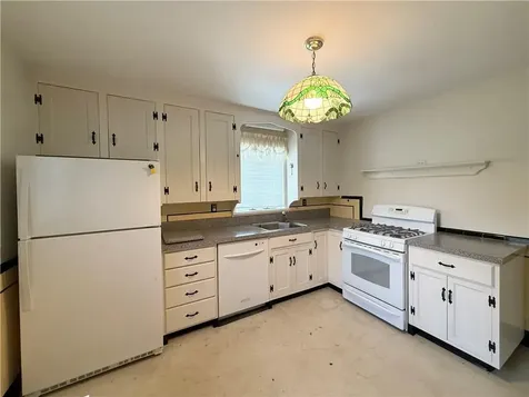 27 Shean Street Cranston RI 02920