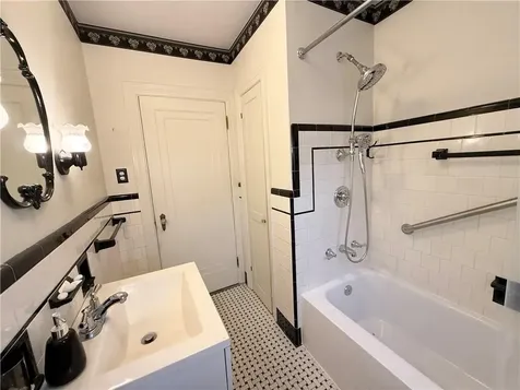 27 Shean Street Cranston RI 02920